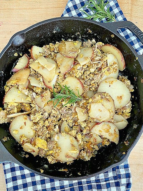 Camping Breakfast Skillet – Eggs, Potatoes and Sausage